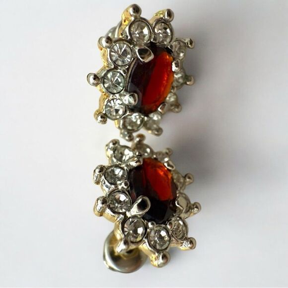 Vintage Red & Clear Rhinestone Cluster Earrings – Gold Tone Backing - Picture 6 of 17